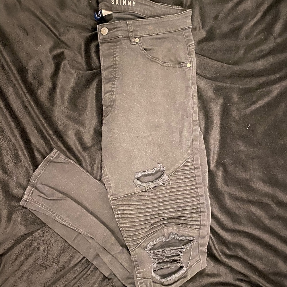 Black distressed jeans